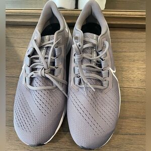 Nike Men’s Air Zoom Gray Pegasus 38